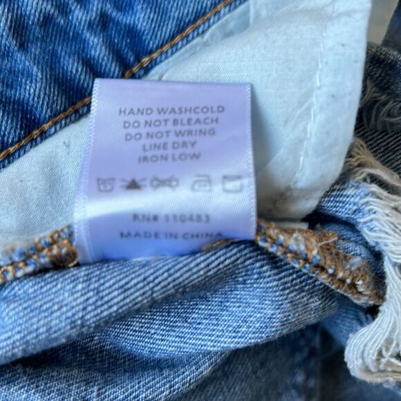 Fashion Nova distressed jean shorts size xl - Picture 16 of 16